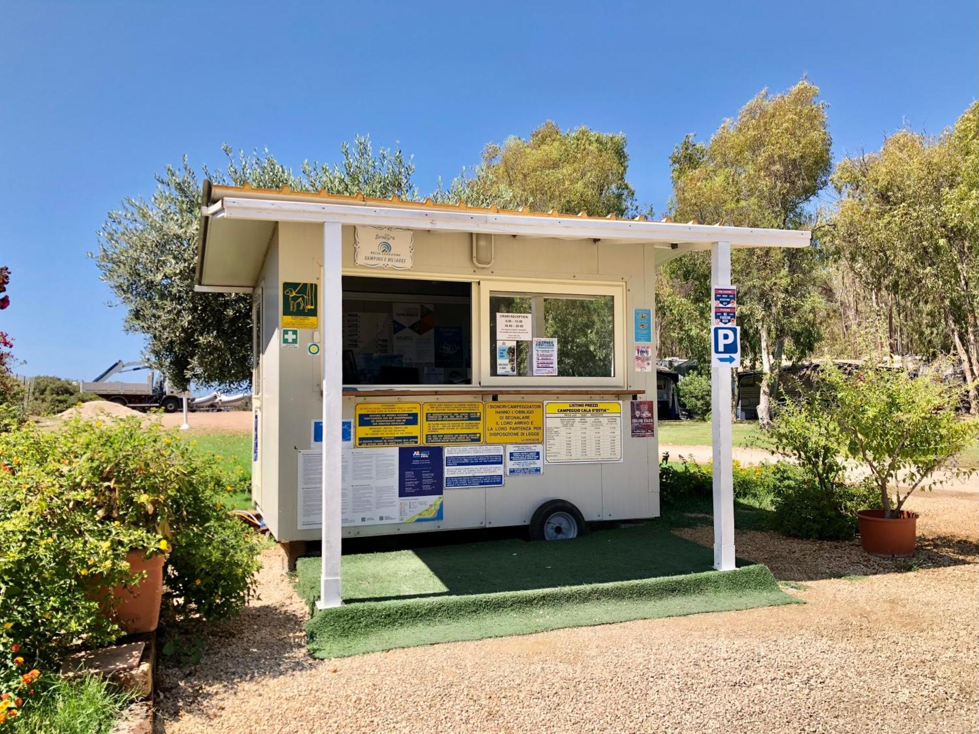Camping Cala D'Ostia Pula Exterior foto